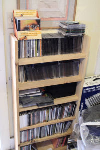 Simple shelf for CDs